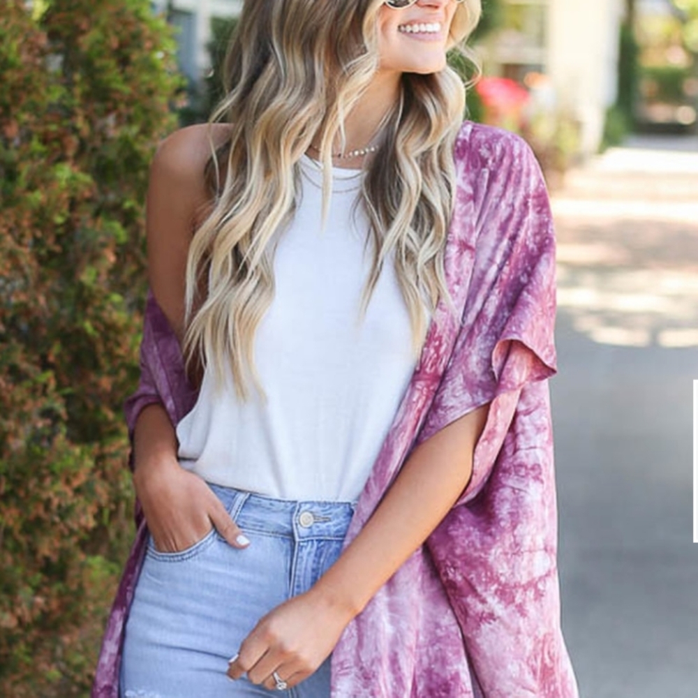 ♥️ Sold Dakota Tie-Dye Kimono - Picture 1 of 6